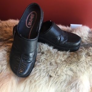 KLOGS, size 8 nonslip clog